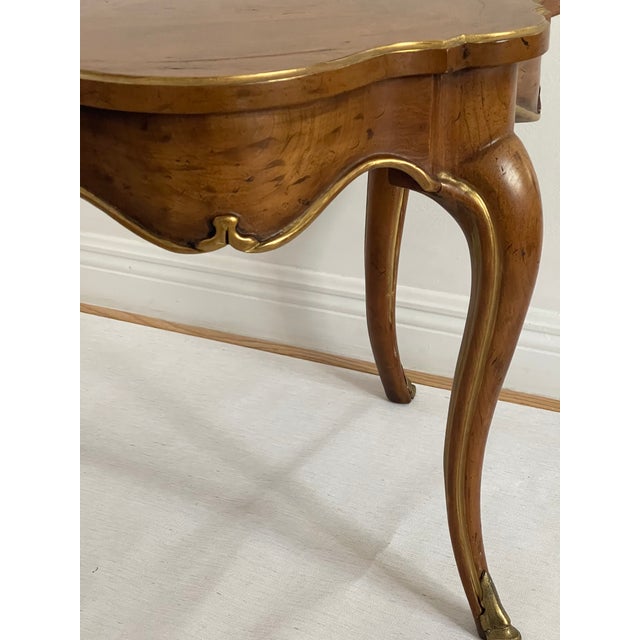 American 1970s Vintage Heritage Festooned Coffee Table For Sale - Image 3 of 7