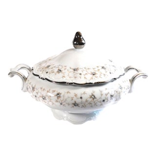 1940s Mitterteich White Floral Covered Casserole Dish in Lady Linda For Sale