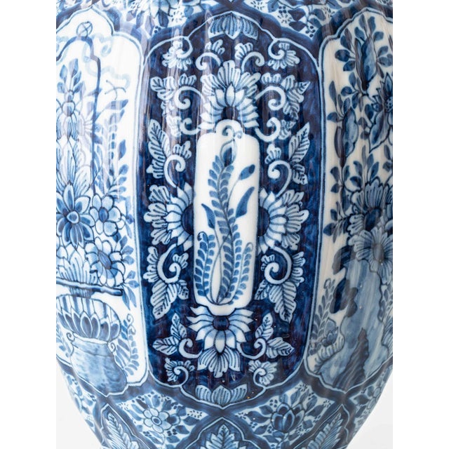 Vintage Delft Blue and White Chinoiserie Makkum Table Lamp, 1950s For Sale - Image 13 of 18