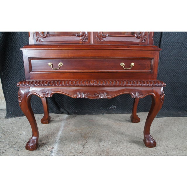Late 20th Century Mahogany Chippendale Ball & Claw Curio Display Bookcase China Cabinet For Sale - Image 5 of 12