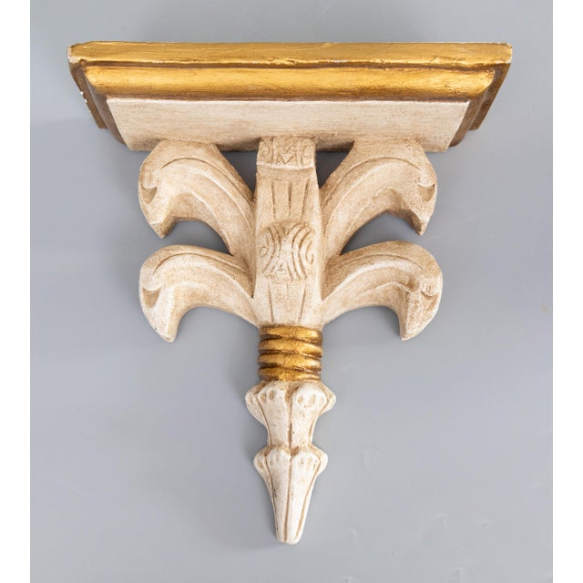 Vintage Italian Distressed White and Gold Giltwood Wall Bracket Shelf For Sale In Houston - Image 6 of 6