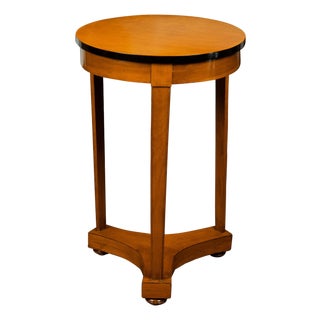 Austrian Biedermeier Period 1840s Walnut Guéridon Table with Ebonized Rim For Sale