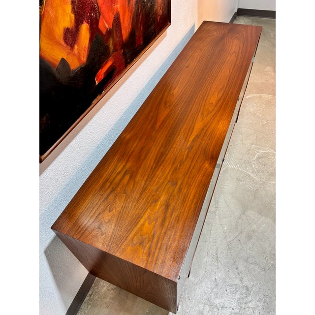 Mid 20th Century Florence Knoll Walnut Credenza W/ Ebonized Doors For Sale In Tampa - Image 6 of 13