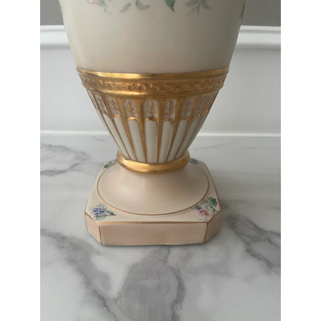 1940s Porcelain Floral and Gold Table Lamp With New Wiring For Sale - Image 10 of 11