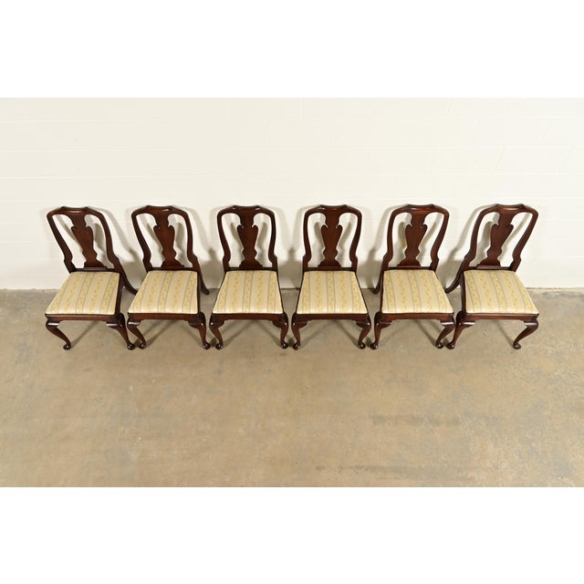 Late 20th Century Henkel Harris Queen Anne Solid Mahogany Dining Chairs, Set of Six For Sale - Image 5 of 14