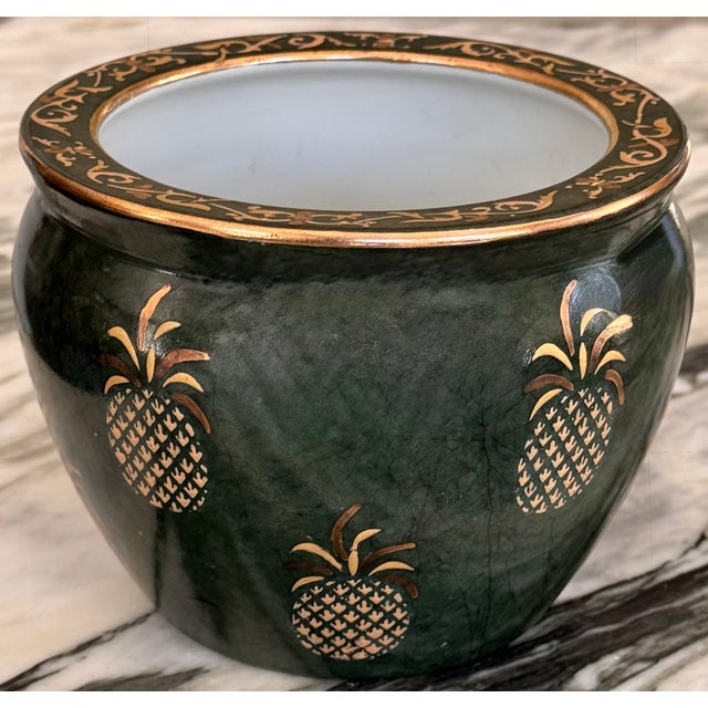 In the quality for which Andrea by Sadek is known, here is a small but substantial shelf or side table size fishbowl...