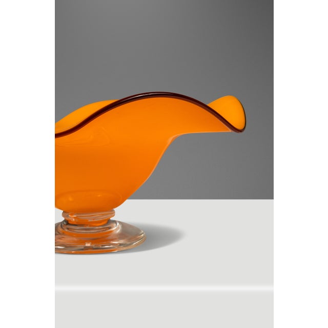 Set of 2 Teleflora Blown Art Glass Serving Bowls in Vibrant Orange & Clear Pedestal Bases, Usa, Circa 1970s For Sale - Image 10 of 12