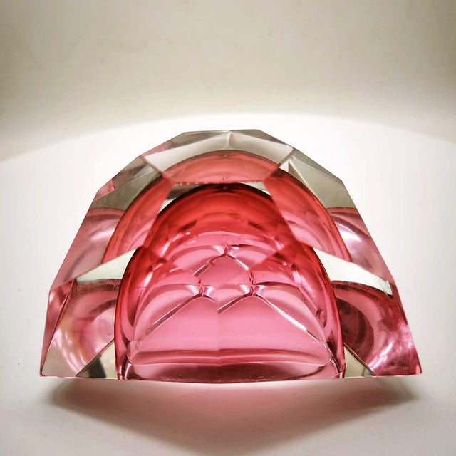 Pink Multifaceted Triangular Ashtray or Catch-All in Pink Murano Glass attributed to Flavio Poli for Seguso, Italy, 1960s For Sale - Image 8 of 9