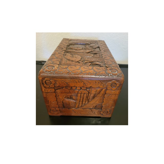 Mid-20th Century Chinese Carved Camphorwood Nested Boxes (Set of 3) by Hung Hop Chests Co. For Sale - Image 13 of 18