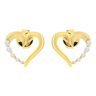 14K Yellow Gold 1/8 Cttw Diamond Journey Heart Hoop Earrings (K-L Color, I1-I2 Clarity) For Sale