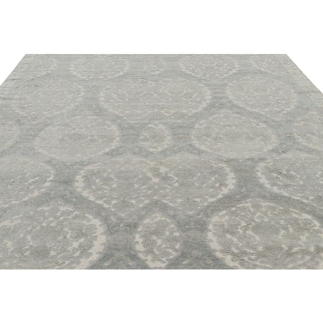 Made with hand-knotted wool and silk, this 10x13 rug is an exciting addition to Rug & Kilim’s Modern Classics collection....