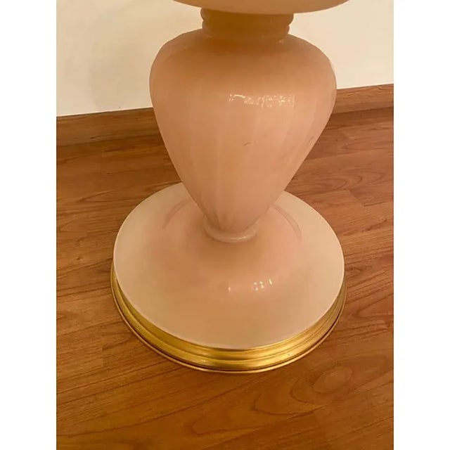 Gold Italian Venetian White and Gold Murano Glass Coffee Table in Seta Color and Gold by Simoeng For Sale - Image 8 of 13