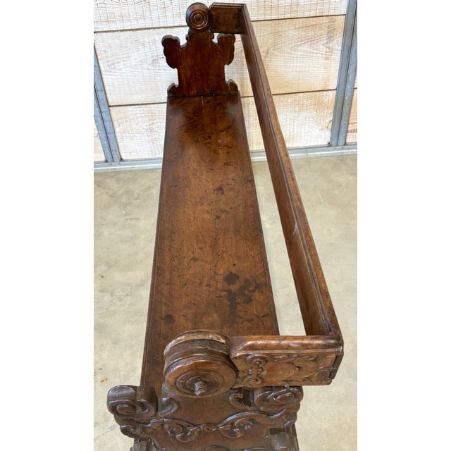 Italian Baroque Carved Walnut Revolving Hall Bench, Late 17th–Early 18th Century For Sale - Image 14 of 15