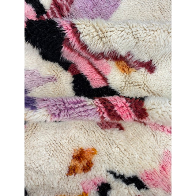Burgundy Contemporary Moroccan M’rirt Rug – Abstract Expressionist Wool Carpet For Sale - Image 8 of 10