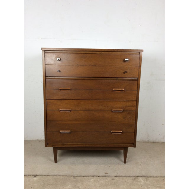 Mid Century Modern Four Drawer Highboy Dresser With Chrome Hardware For Sale - Image 9 of 14