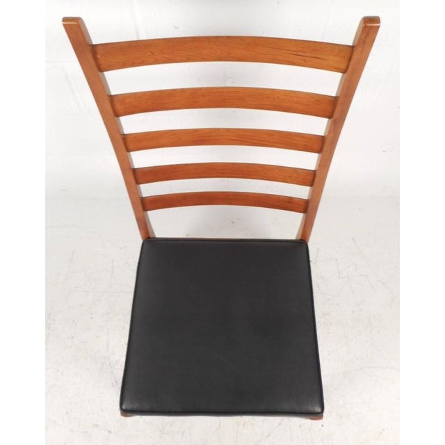 Set of Mid-Century Modern Ladder Back Dining Chairs For Sale In New York - Image 6 of 11