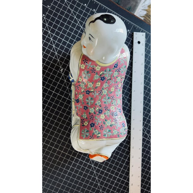 Superb condition for this 12"x5"x6" Takamakura porcelain sculpture.