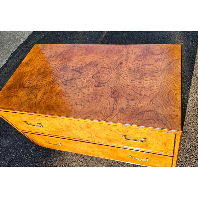 Brown Pair of Vintage John Widdicomb Burl 2-Drawer Campaign Chests For Sale - Image 8 of 12