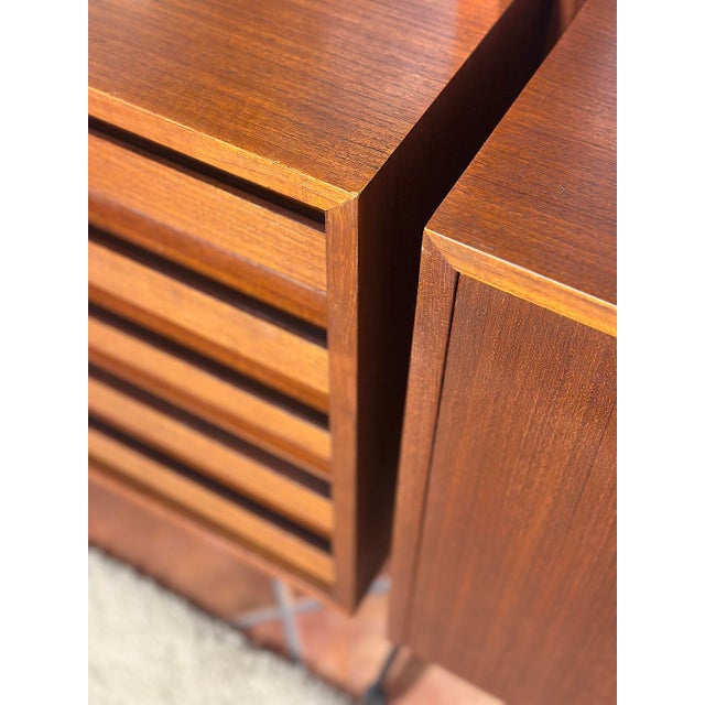 1960s Vintage 3-Bay Double-Sided Bookcase, Italy, 1960s For Sale - Image 5 of 18