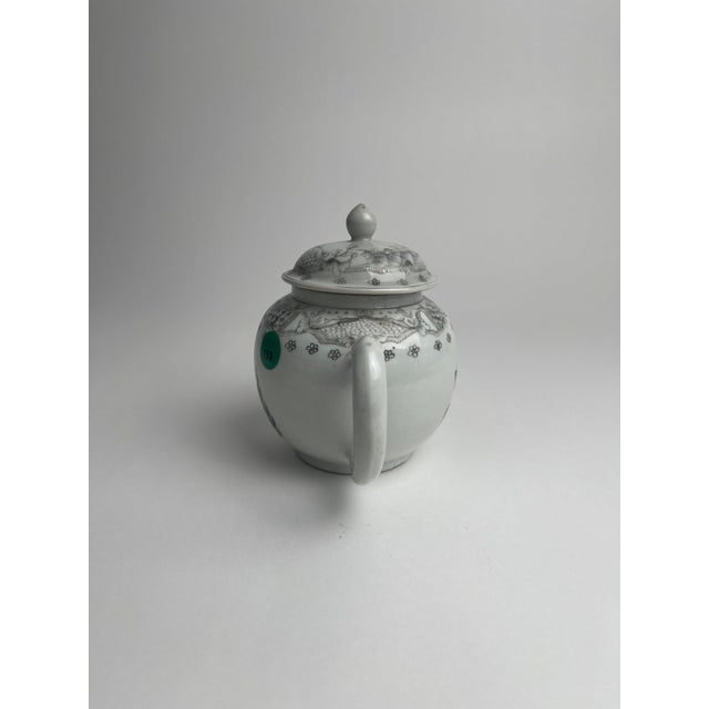 18th Century Chinese Export Juno Grisaille Tea Pot For Sale In Los Angeles - Image 6 of 10