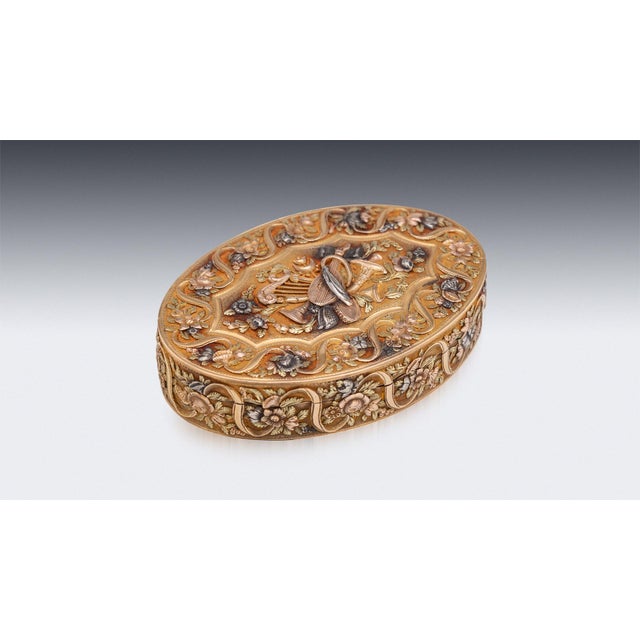 Antique Continental 3-Colour Gold Snuff Box, 1800s For Sale - Image 3 of 18