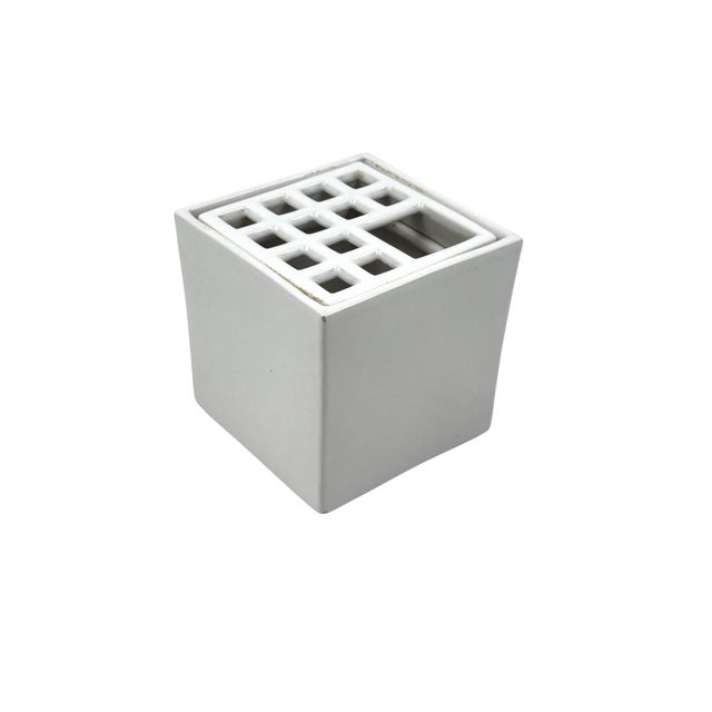 Space Age White Mod Ikebana Ceramic Ashtray by Studio Opi for Gabbianelli, Italy, 1970s For Sale - Image 9 of 16