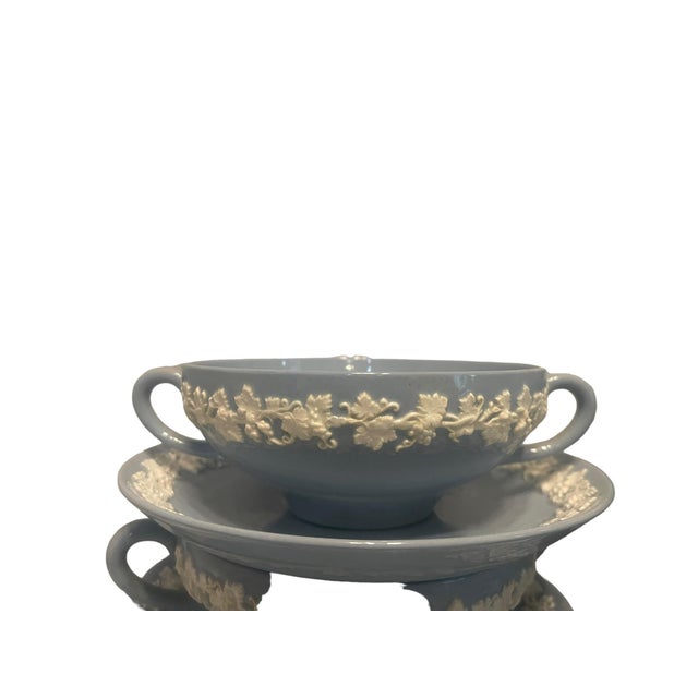 Ceramic 1950s Wedgewood of Etruria & Barlaston England Queensware Dinnerware Set- 43 Pieces For Sale - Image 7 of 8
