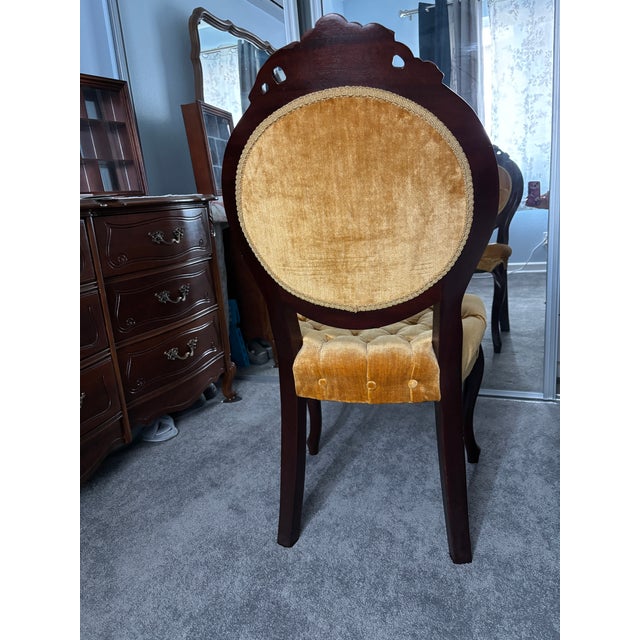 Victorian Vintage Victorian Style Dark Wood Frame Velvet Tufted Accent Chair For Sale - Image 3 of 6