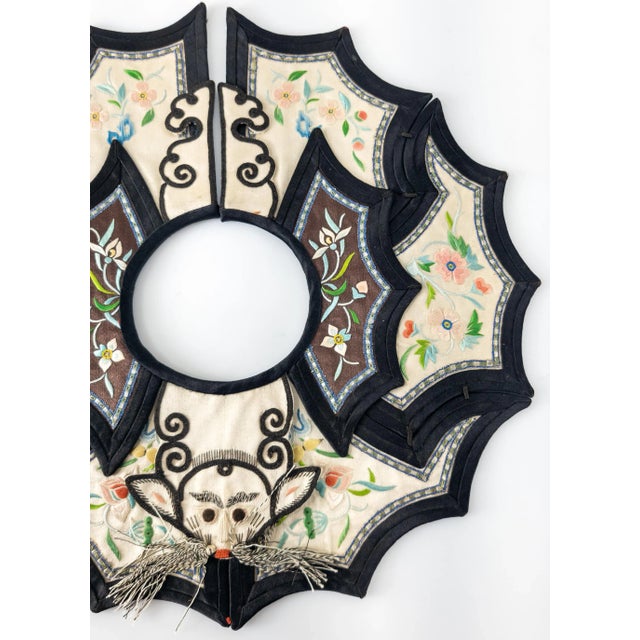Chinese 19th Century Chinese Silk Embroidered Child's Robe Collar With Mouse For Sale - Image 3 of 10