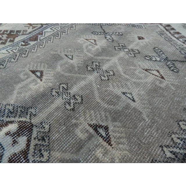 1970s Vintage Handwoven Low Pile Faded Pale Medium Turkish Ushak Rug - 3'11'' X 6'7'' For Sale - Image 11 of 13