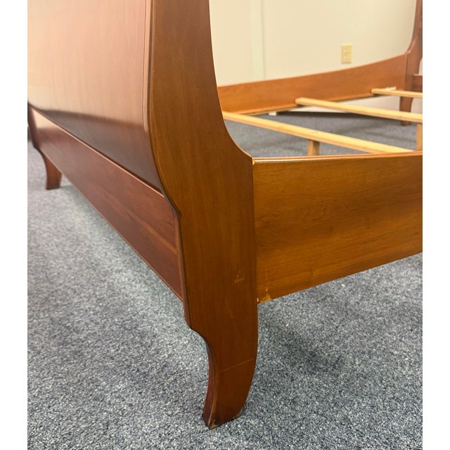 1990s Ethan Allen Medallion Collection Cherry Sleigh Bed - Queen Size For Sale - Image 5 of 12