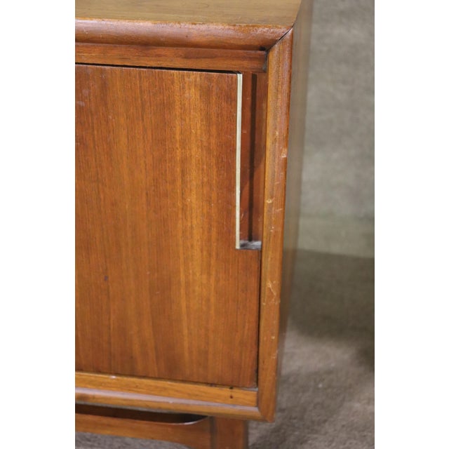 Mid-Century Modern Mid 20th Century Cavalier Furniture Bedside Tables - 2 Pieces For Sale - Image 3 of 12
