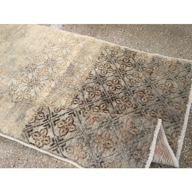 Galerie Shabab Collection Mid-20th Century Turkish Anatolian Rug For Sale - Image 9 of 10