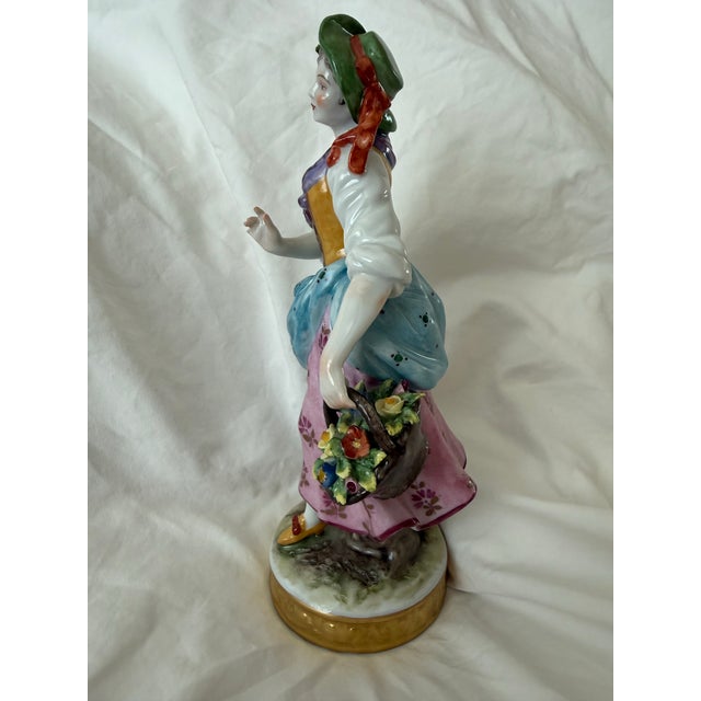 Dark Pink Antique German Porcelain Figurines, Produced by the Oldest Volkstedt Porcelain Factory (Aelteste Volkstedter Porzellanmanufaktur). For Sale - Image 8 of 11