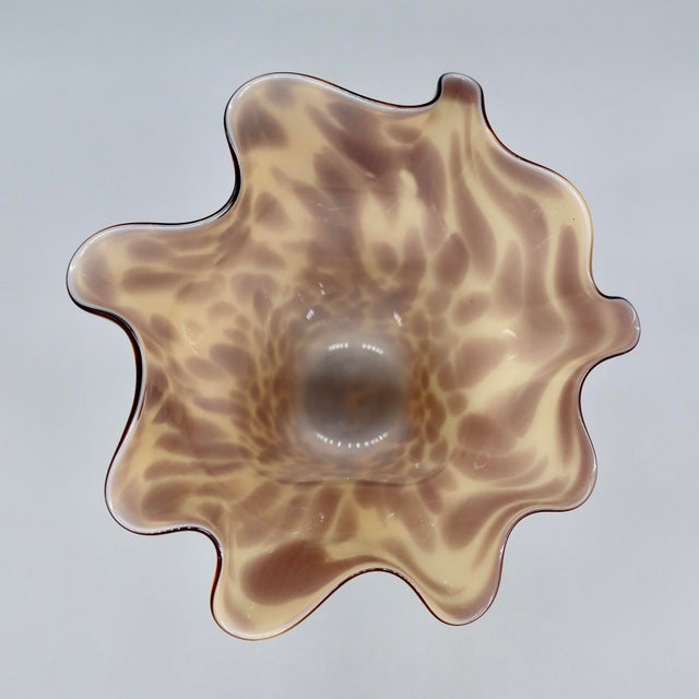 Glass Vintage Tortoiseshell Art Glass Handkerchief Vase — Amber & Cream Ruffled Fazzoletto Vase, Murano Style For Sale - Image 7 of 11