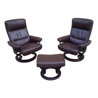 Scandinavian Leather Armchairs and Ottoman by Ekornes, Norway, 1970s, Set of 3 For Sale
