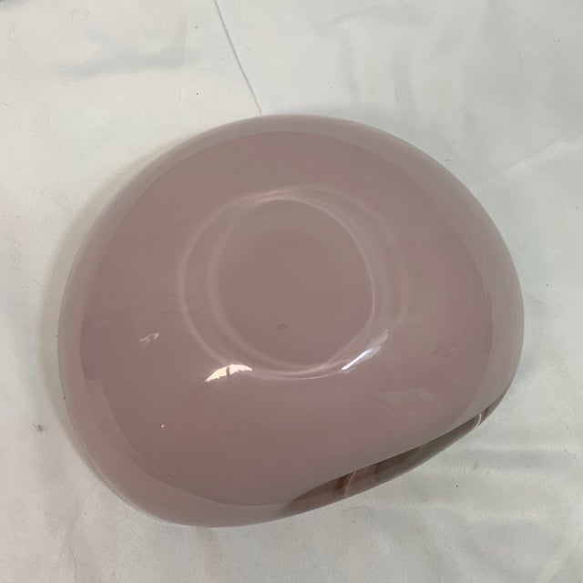 Large Mid-20th Century Modern Alfredo Barbini Murano Pink & Gold Bullicante Art Glass Bowl For Sale - Image 9 of 9