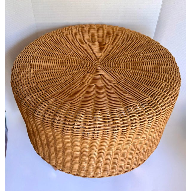 1970s 1970s Boho Chic Round Wicker Ottoman Footstool With Wood Legs For Sale - Image 5 of 10