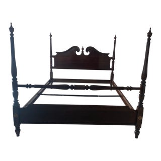 Late 20th Century Ethan Allen Georgian Court Pediment Poster Queen Bed Excellent Condition For Sale