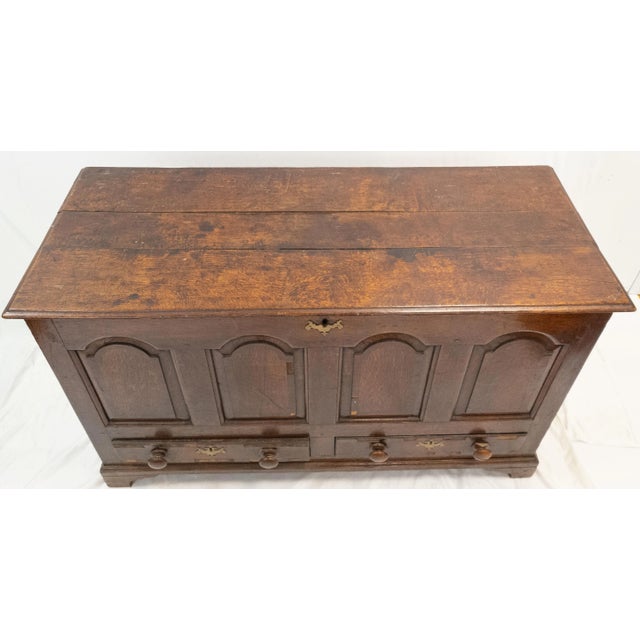 18th Century English Queen Anne Style Lift Top Trunk or Chest For Sale In New York - Image 6 of 13