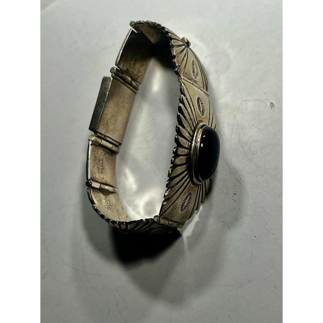 1990s Native American Sterling Silver and Onyx Bracelet For Sale In South Bend - Image 6 of 8