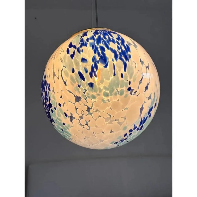 White and Blue Spots Sphere Pendant Light in Murano Glass by Simoeng For Sale - Image 10 of 11