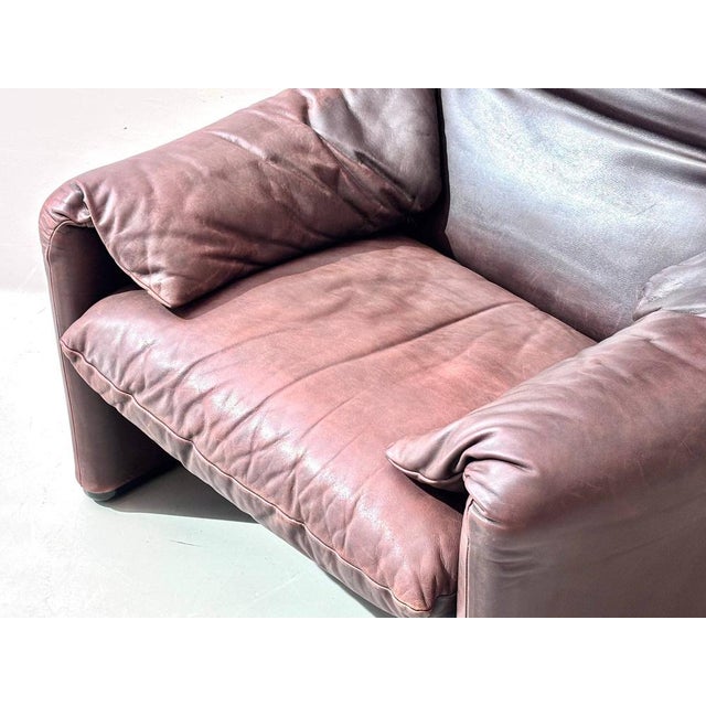 Set of Maralunga Armchair and Ottoman in Leather by Vico Magistretti for Cassina, Italy, 1970s For Sale - Image 15 of 18