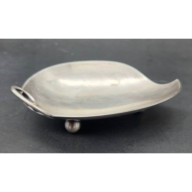 Traditional 1950s Danish Silver-Plated Leaf Shaped Trinket Dish For Sale - Image 3 of 10