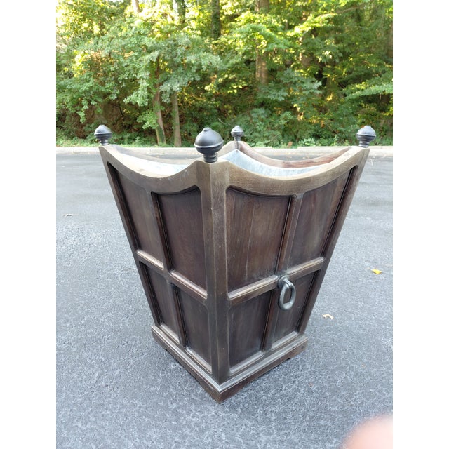 Vintage Tapered Wooden Planter With Galvanized Metal Liner & Ring Pull Hardware For Sale In Atlanta - Image 6 of 6