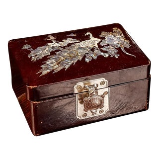 1950s Vintage Lacquer Ware Mother of Pearl Inlay Ring Box For Sale