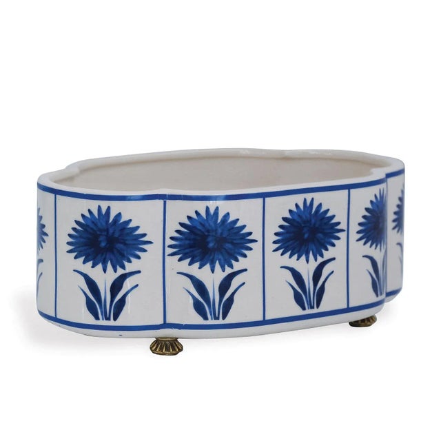 English Williamsburg for Port 68 Hannah Scallop Planter For Sale - Image 3 of 4