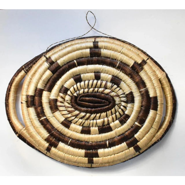 Tribal Mid-Century Pima Papago/Tohono O'Odham Woven Coil Basket Tray For Sale - Image 3 of 5
