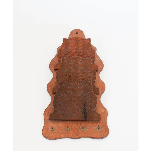 Vintage wood owl wall letter and key holder. No makers mark. Ready to hang. Minor signs of wear.