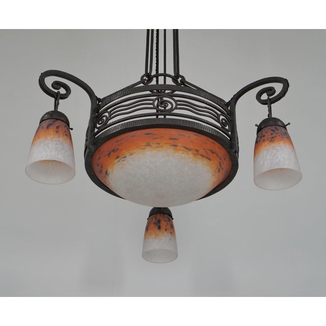 H. Fournet & Charles Schneider French Art Deco Chandelier 1920s - Orange Mottled Glass & Wrought Iron For Sale - Image 9 of 12